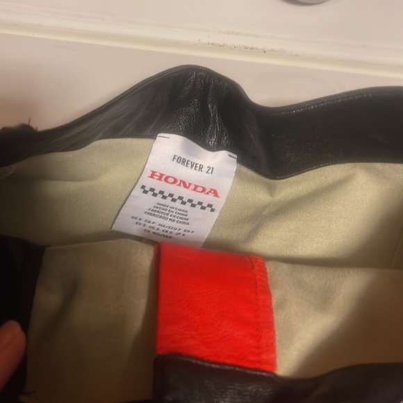 Honda shorts size small - Picture 3 of 7